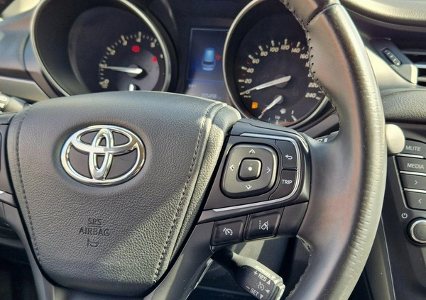 Toyota Avensis cena 56900 przebieg: 205500, rok produkcji 2017 z Skwierzyna małe 326